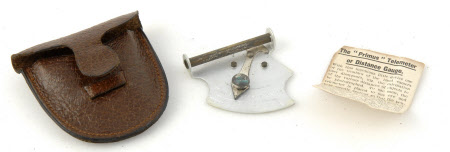 Distance gauge
