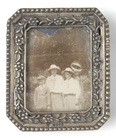 Daphne Maud Adelaide Bankes (1898-1967), Viola Florence Geraldine Bankes, later Mrs Norman Bruce ...