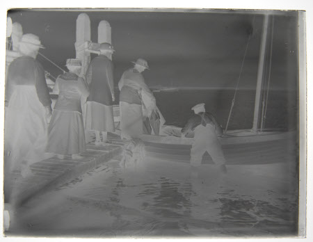 Viola Florence Geraldine Bankes, Mrs Norman Bruce Hall (b.1900) with her sister Daphne Maud ...