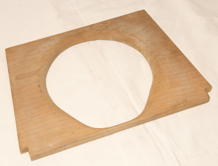 Lavatory seat