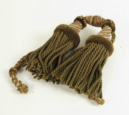 Curtain tie back