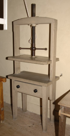 Linen press