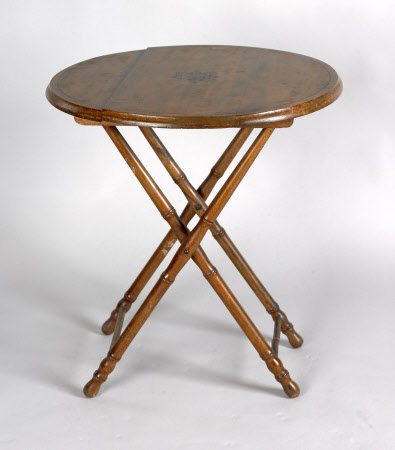 Folding table
