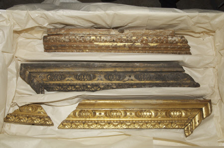 Cornice fragment