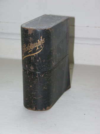Photograph box