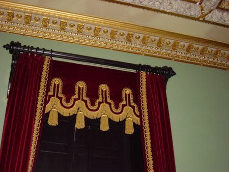 Curtain pole