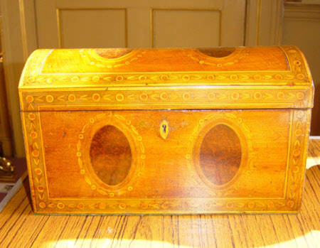 Tea caddy