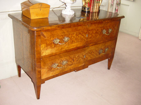 Chest of drawers
