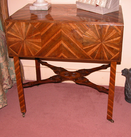 Pembroke table