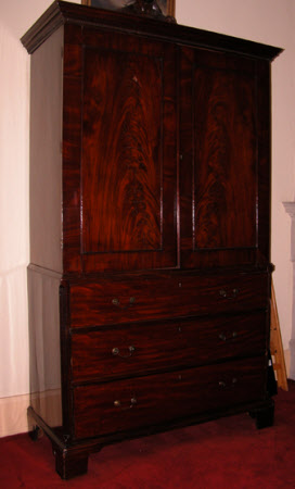 Linen press