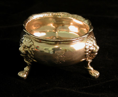 Salt cellar