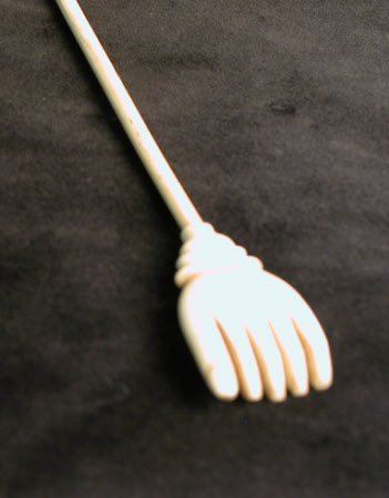 Back scratcher