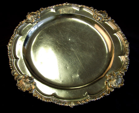 Four round dishes