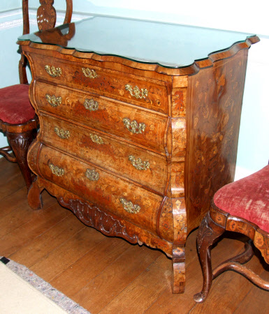 Bombe commode