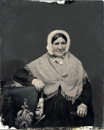 Old woman, seated
