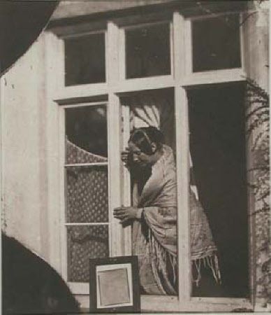 Thereza Llewelyn with her printing frame.