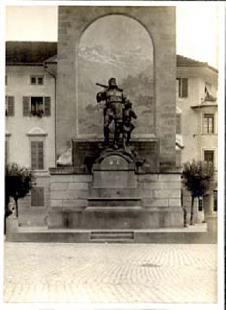 Monument to William Tell and his son by Richard Kissling (1848-1919) in the market place of ...