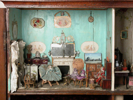 Doll's house furniture