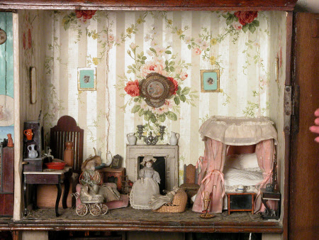Doll's house furniture