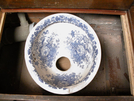 Lavatory bowl