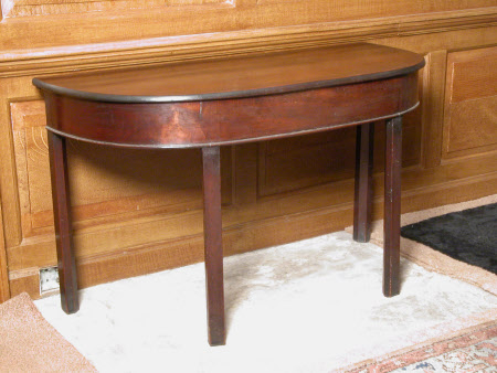 Dining table end