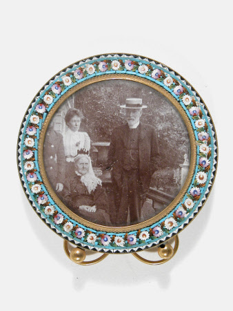 Left to right: Louisa Matilda Scott, Mrs Philip Yorke II (1863-1951), her mother Sophia Anne ...