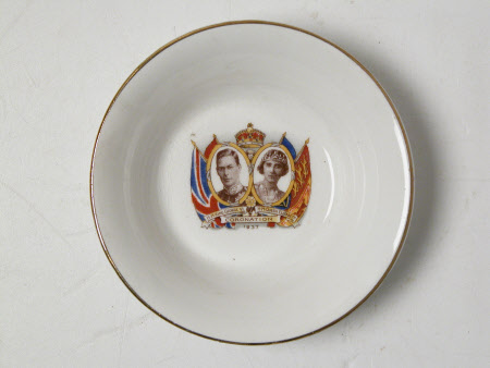 Commemorative dish