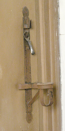 Fire extinguisher holder