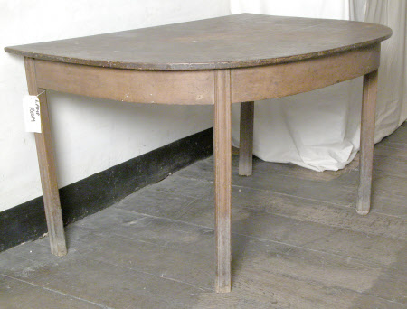Dining table end