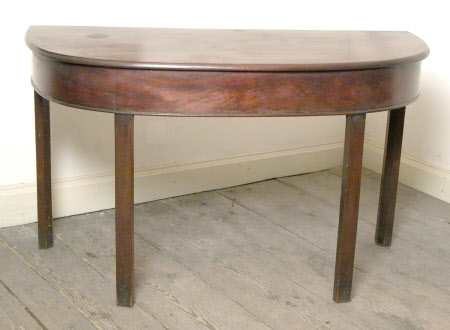 Dining table end