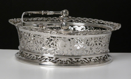 Cake basket