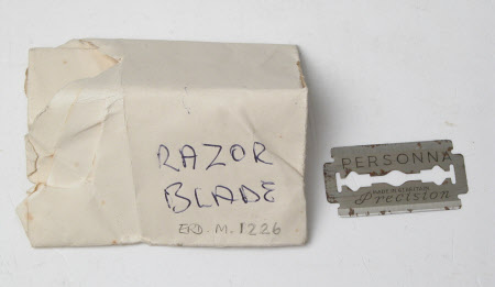 Razor blade