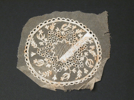 Lace fragment