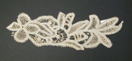 Lace fragment