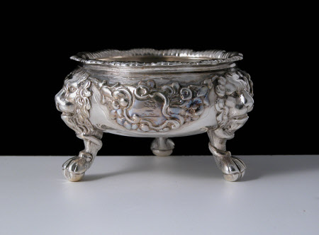 Salt cellar