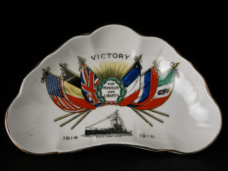 Dish commemorating the end of the First World War
