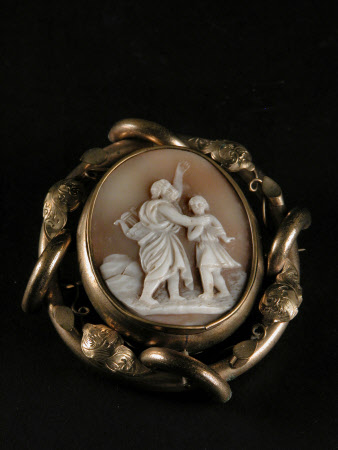 Cameo brooch