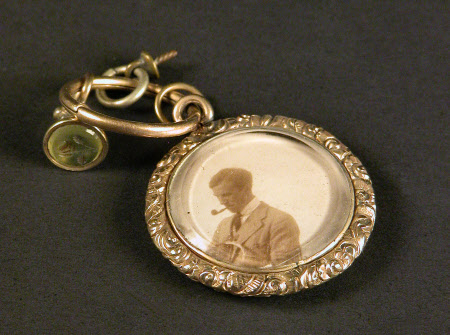 Pendant locket
