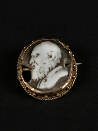 Cameo brooch