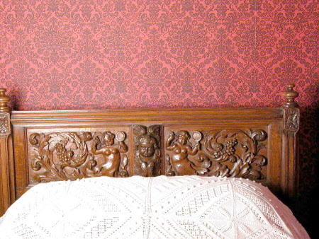 Single bedstead