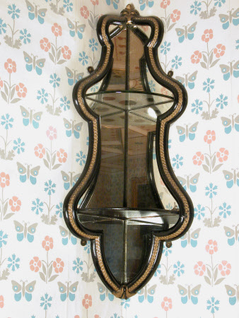 Display shelf