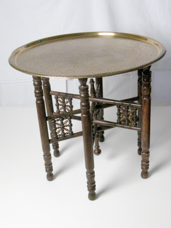 Folding table