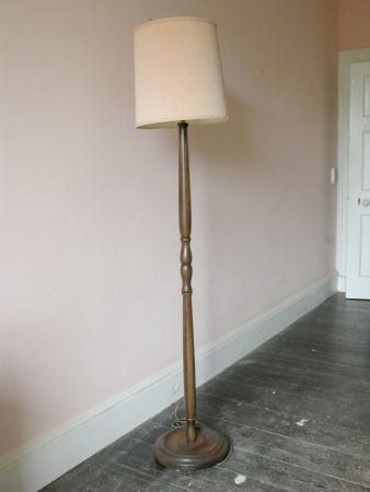 Lamp standard