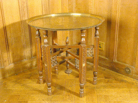 Folding table