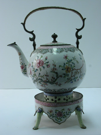 Tea kettle