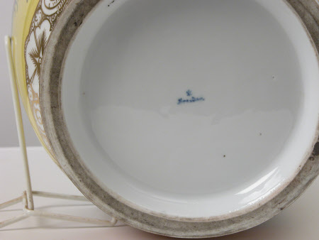 Covered vase