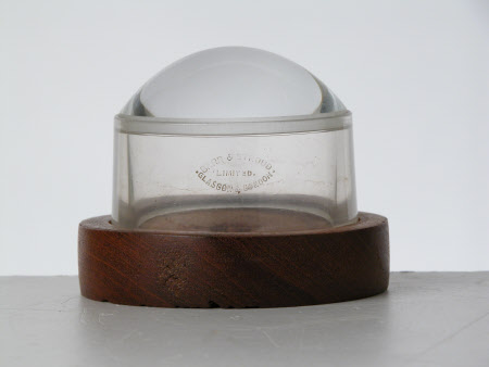 Magnifying lens box