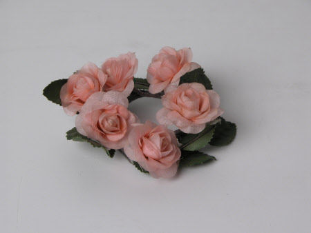 Artificial flower arrangement