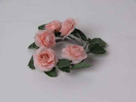 Artificial flower arrangement