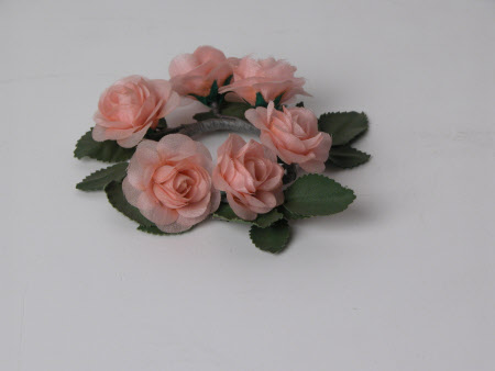 Artificial flower arrangement